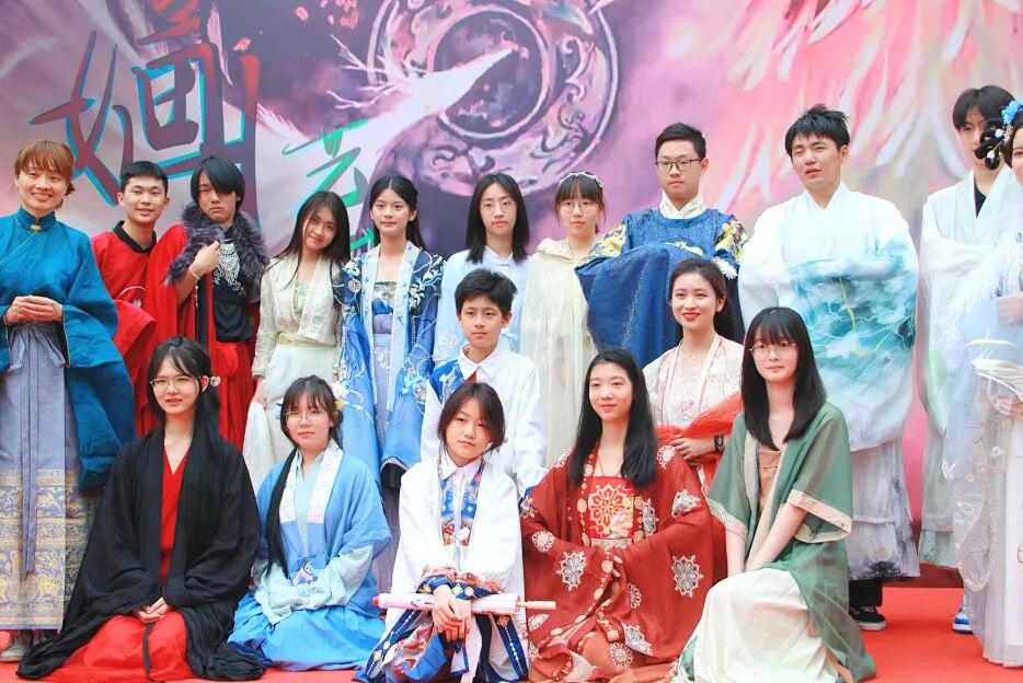 国潮艺术节 | 歌舞剧、服装SHOW、手工艺、彩绘…10余项节目精彩纷呈，共赴一场青春礼赞插图3,香港DSE,ALEVEL,上海国际高中,DSE,DSE考试