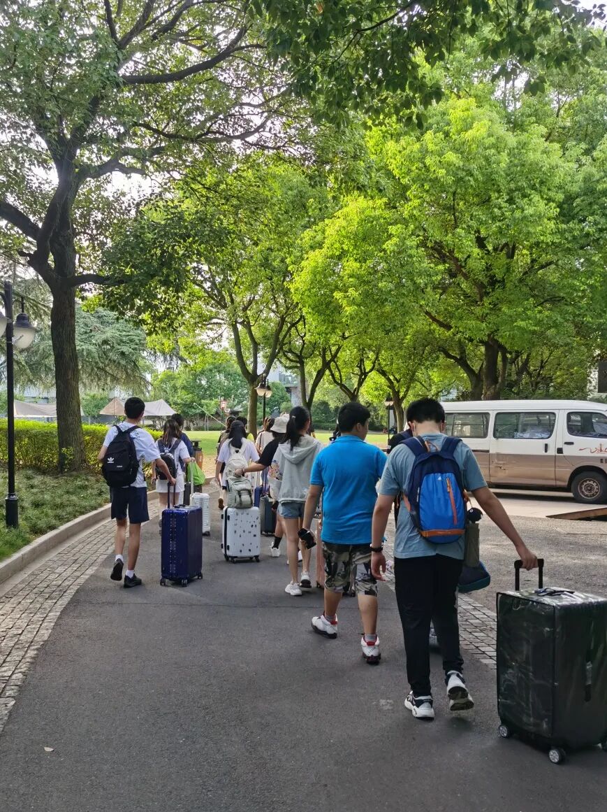 fun肆一夏 | 「未来领袖」暑期体验营开营！插图1,香港DSE,ALEVEL,上海国际高中,DSE,DSE考试
