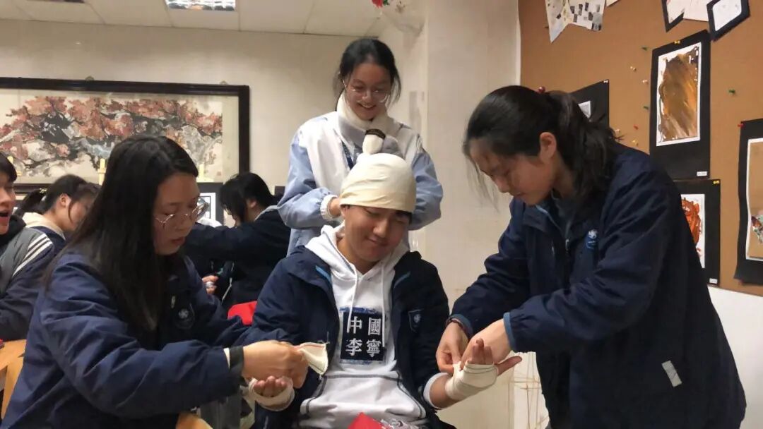 TICC行走世界课程 | 红十字会初级急救培训插图10,香港DSE,ALEVEL,上海国际高中,DSE,DSE考试