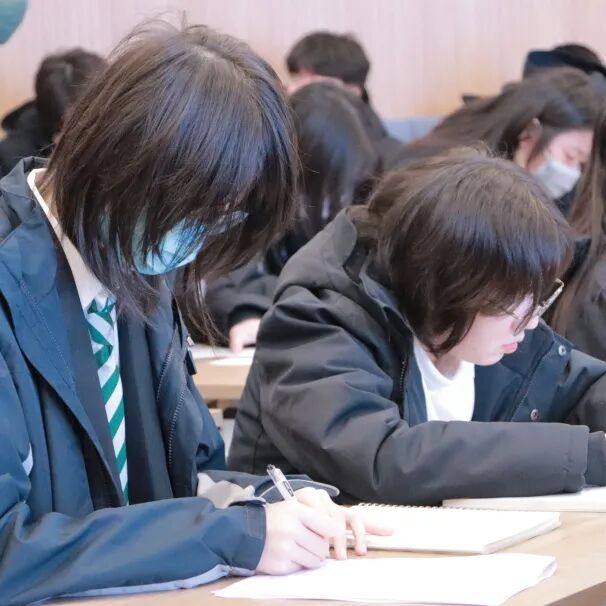 单词拼写大赛 | 实力、紧张与刺激！以赛促学，年度 Spelling Bee 收官插图7,香港DSE,ALEVEL,上海国际高中,DSE,DSE考试