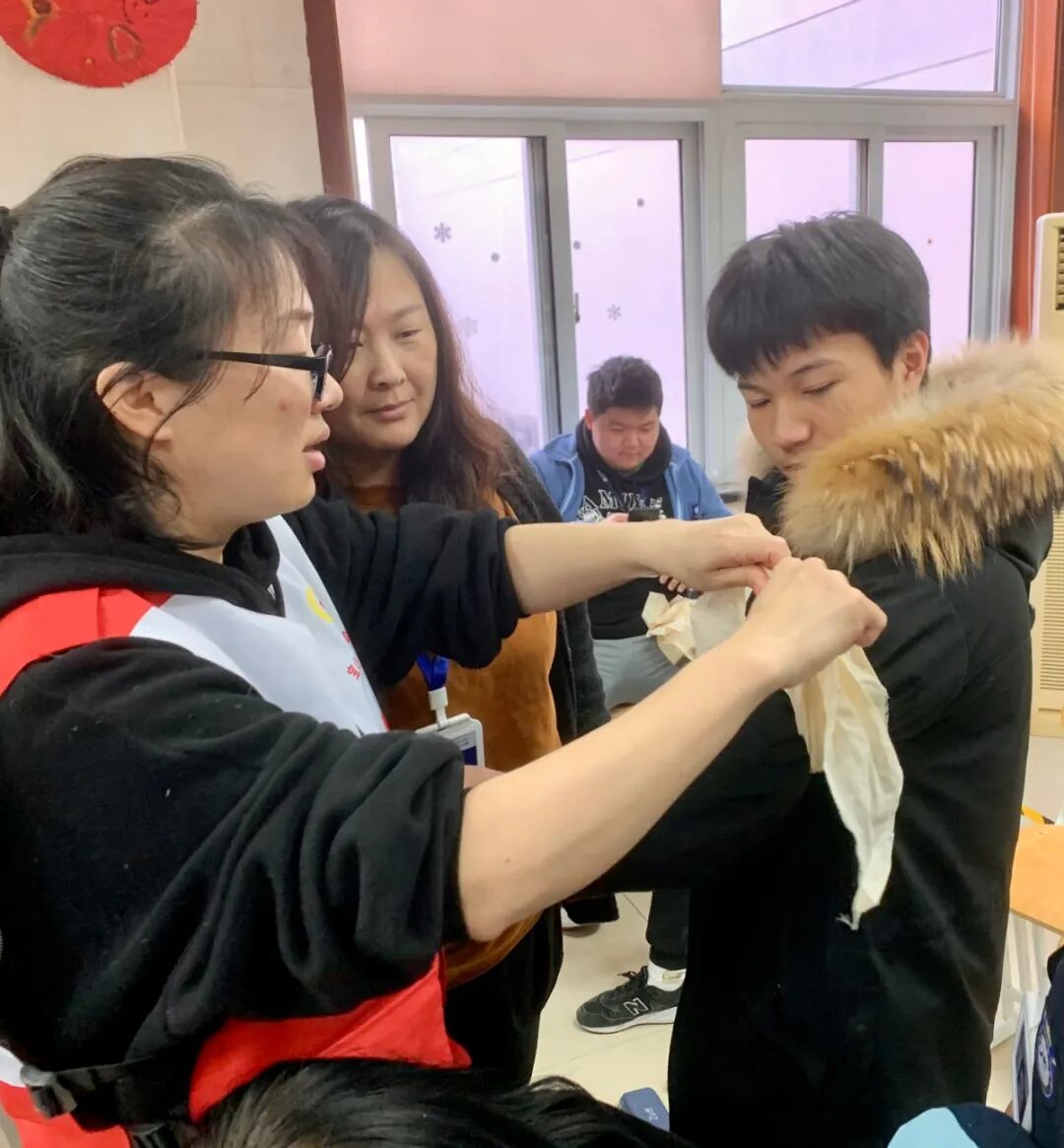 TICC行走世界课程 | 红十字会初级急救培训插图11,香港DSE,ALEVEL,上海国际高中,DSE,DSE考试