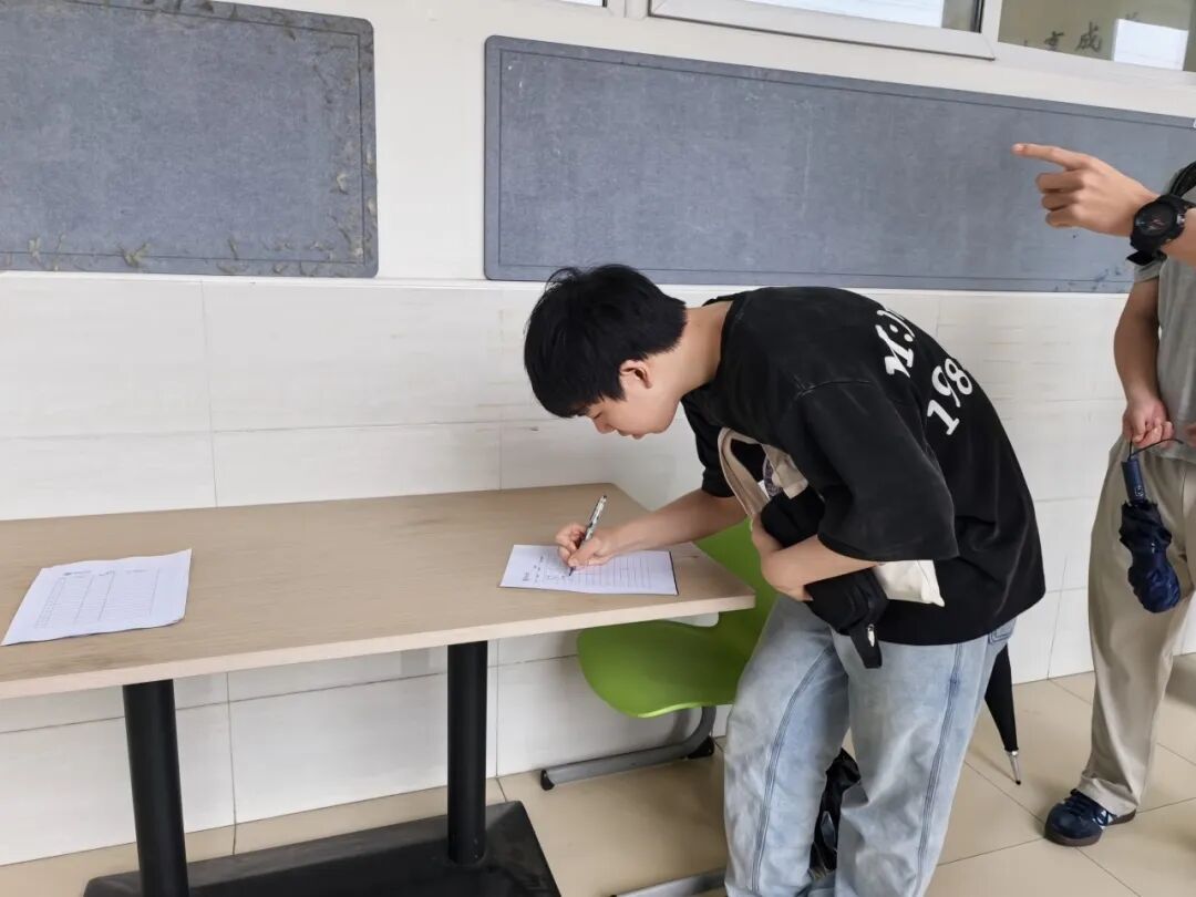 DSE英语营 | 港方名师×场景化教学,14天解锁全英表达力插图2,香港DSE,ALEVEL,上海国际高中,DSE,DSE考试 DSE英语营 | 港方名师×场景化教学,14天解锁全英表达力插图2,香港DSE,ALEVEL,上海国际高中,DSE,DSE考试
